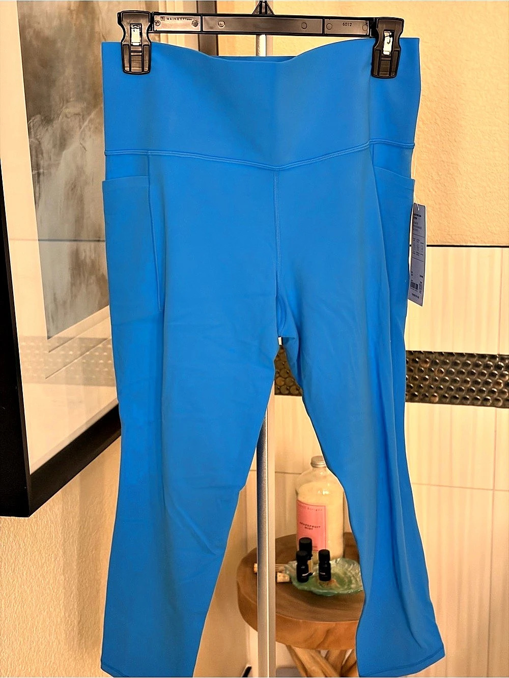 Power of She Salutation Stash Leggings in Blue Size Large NWT. Athleta